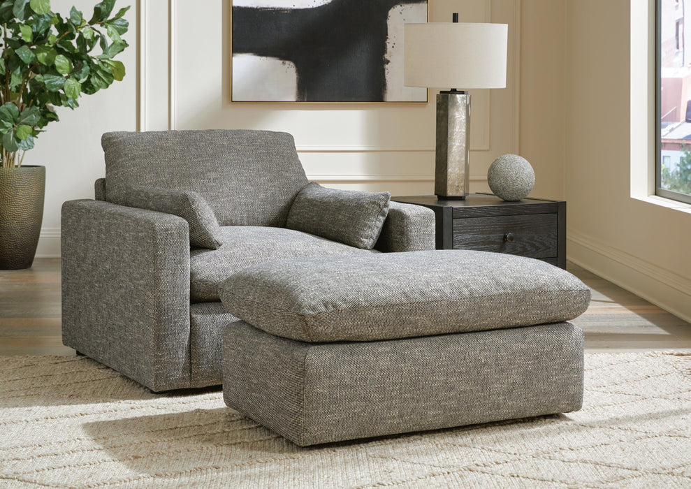 Dramatic Living Room Set - MI Hometown Furnishings (MI)*