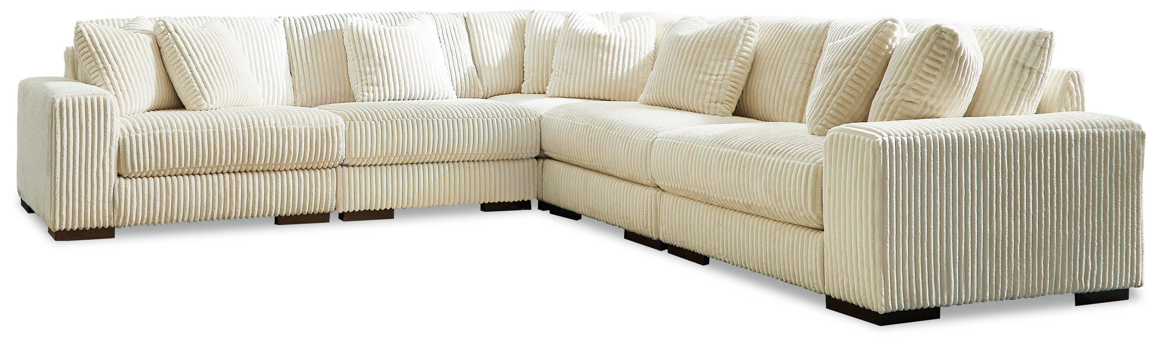 Lindyn Sectional - MI Hometown Furnishings (MI)*