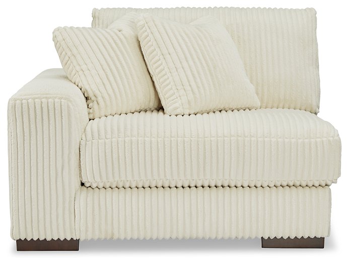 Lindyn Sectional - MI Hometown Furnishings (MI)*