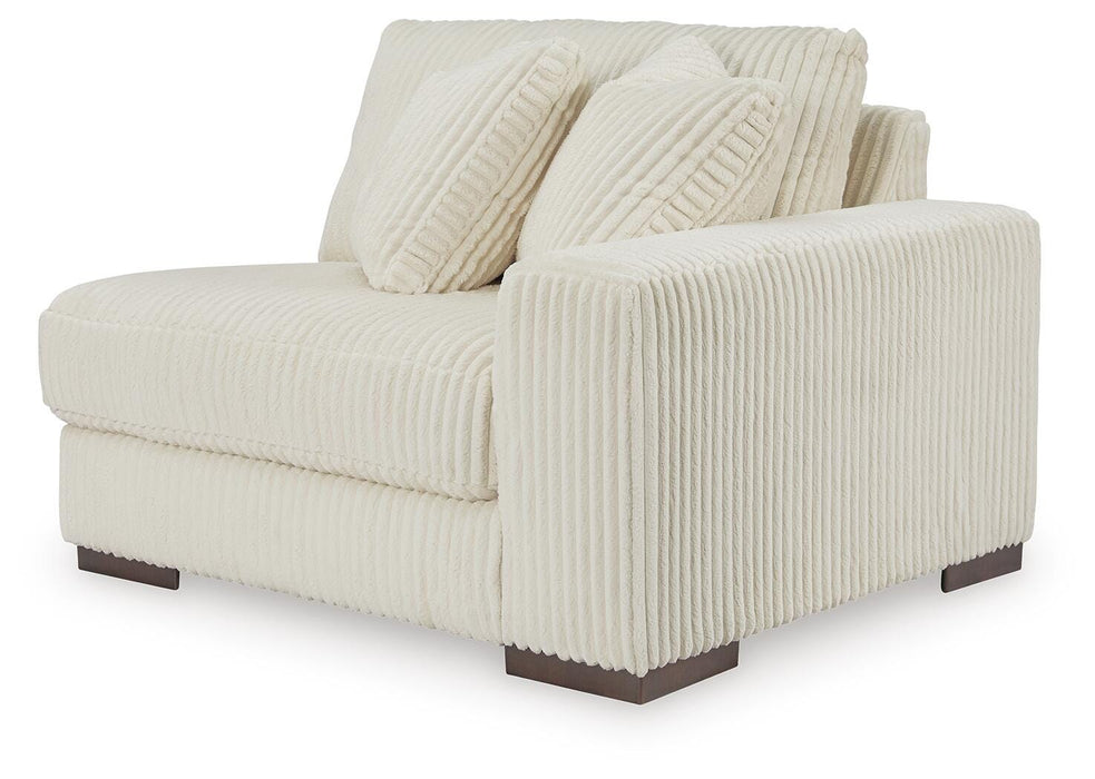 Lindyn Sectional - MI Hometown Furnishings (MI)*