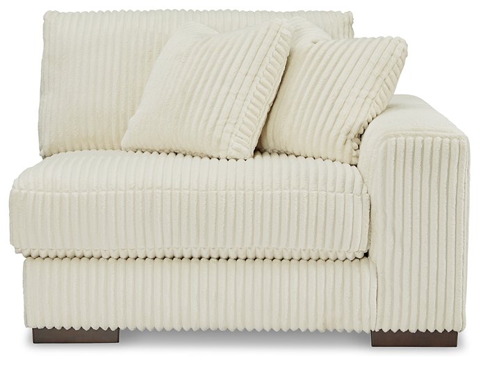 Lindyn Sectional - MI Hometown Furnishings (MI)*