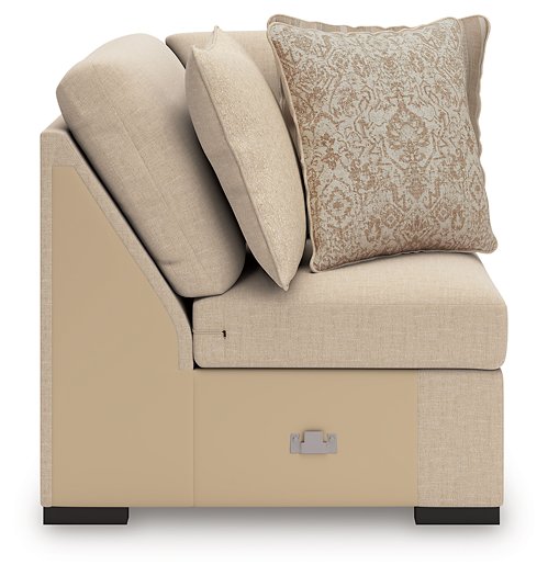 LadyMae Sectional with Chaise - MI Hometown Furnishings (MI)*