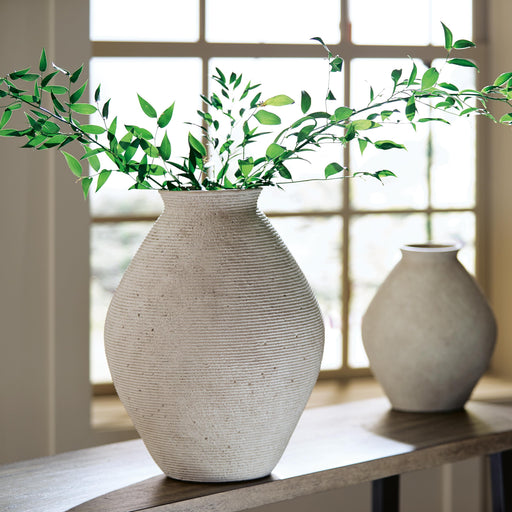 Hannela Vase - MI Hometown Furnishings (MI)*