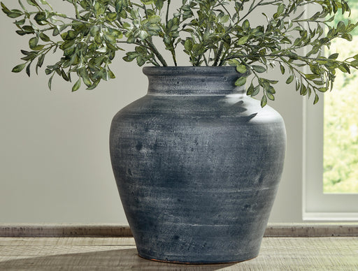 Meadie Vase - MI Hometown Furnishings (MI)*