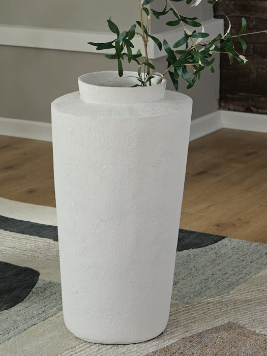 Flurinworth Vase - MI Hometown Furnishings (MI)*