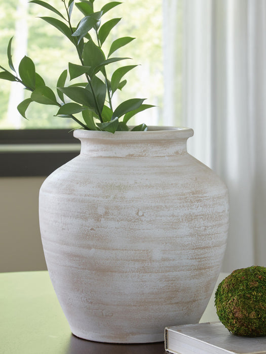 Meadie Vase - MI Hometown Furnishings (MI)*