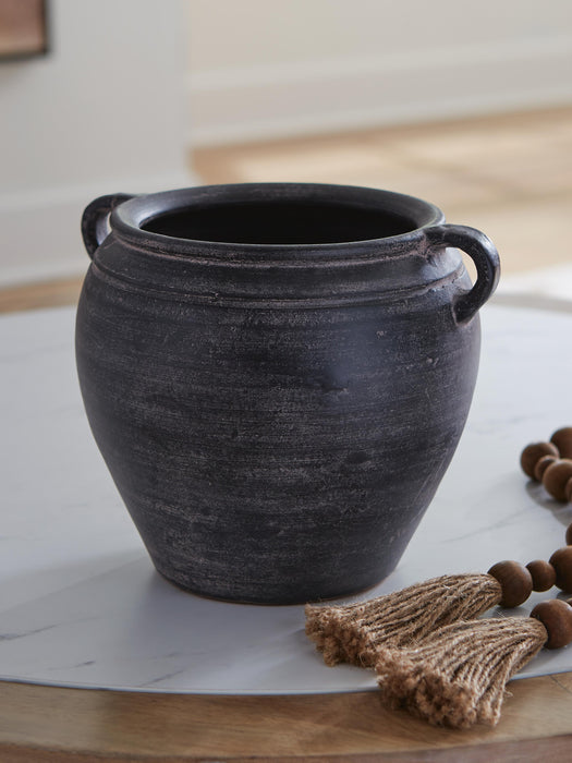 Meadie Vase - MI Hometown Furnishings (MI)*