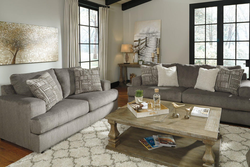 Soletren Loveseat