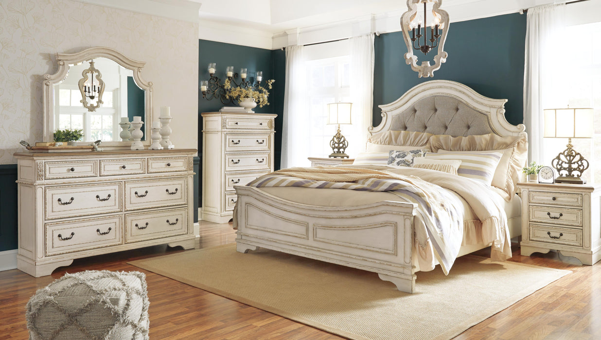Realyn Upholstered Bed - MI Hometown Furnishings (MI)*