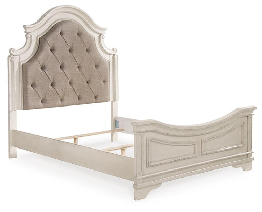 Realyn Upholstered Bed - MI Hometown Furnishings (MI)*
