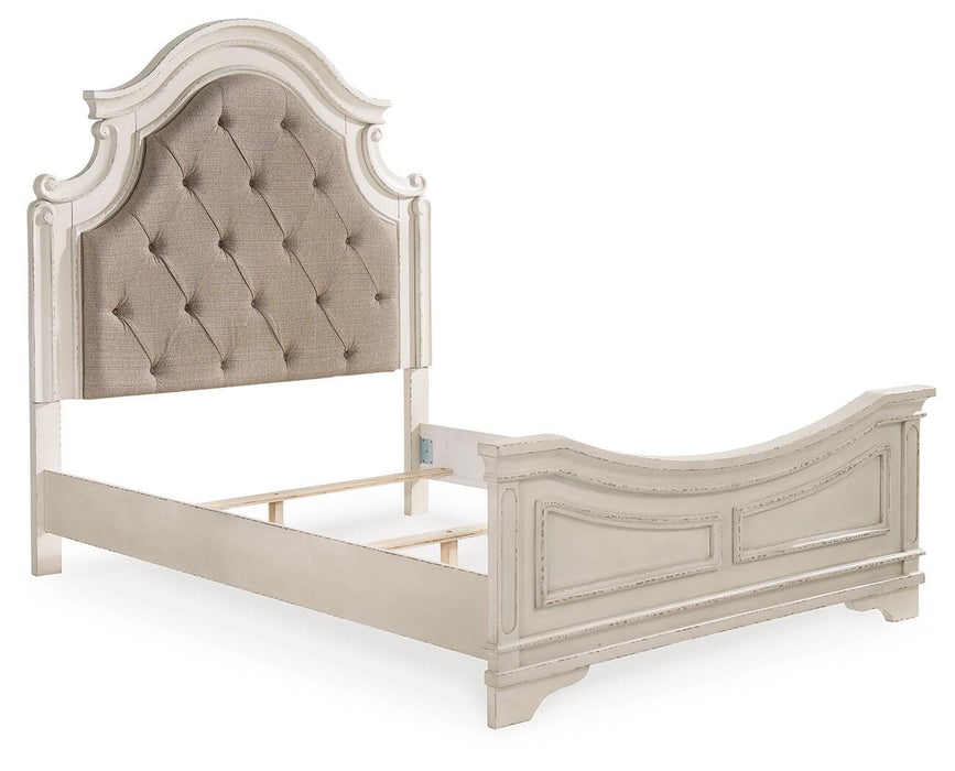 Realyn Upholstered Bed - MI Hometown Furnishings (MI)*