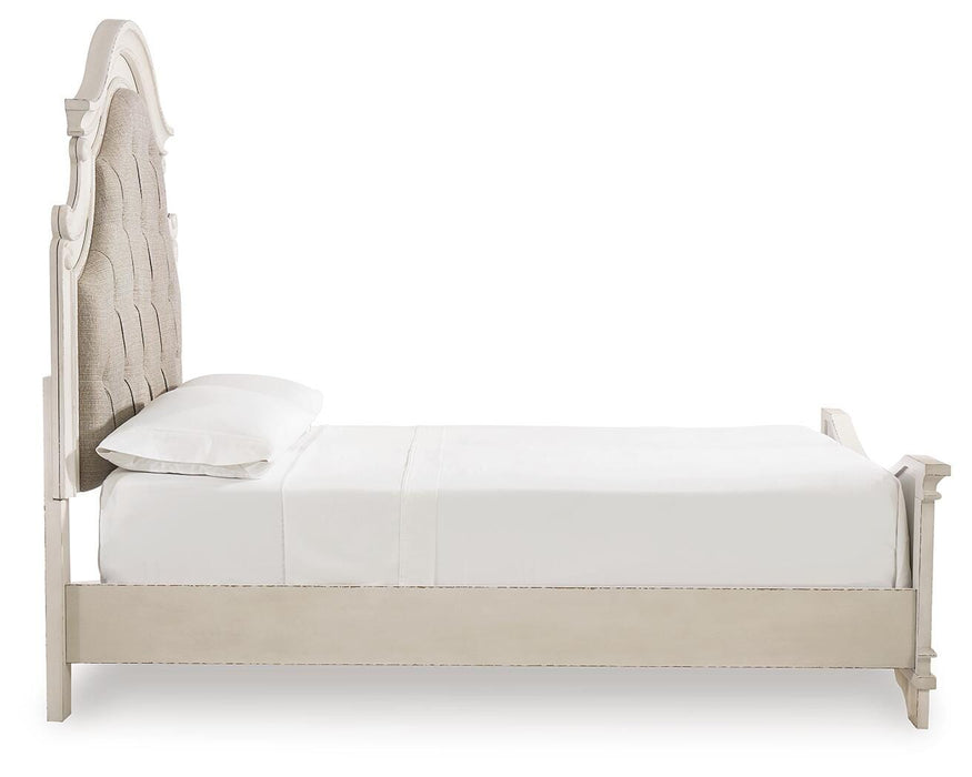 Realyn Upholstered Bed - MI Hometown Furnishings (MI)*