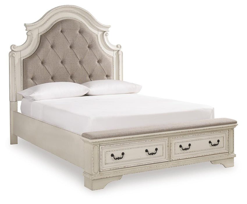 Realyn Upholstered Bed - MI Hometown Furnishings (MI)*