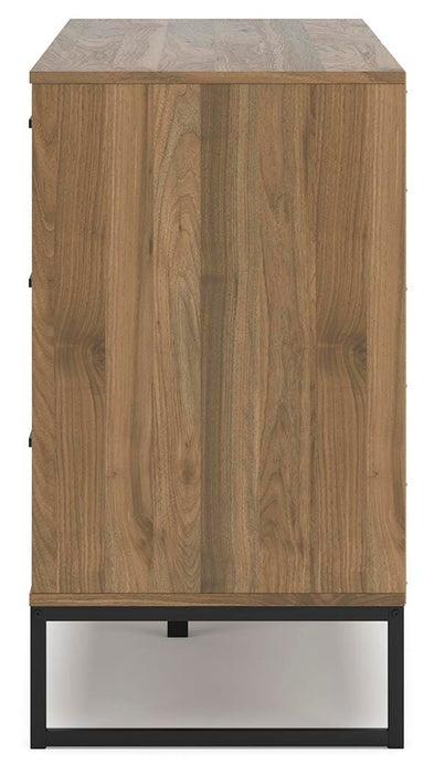 Deanlow Bedroom Package - MI Hometown Furnishings (MI)*