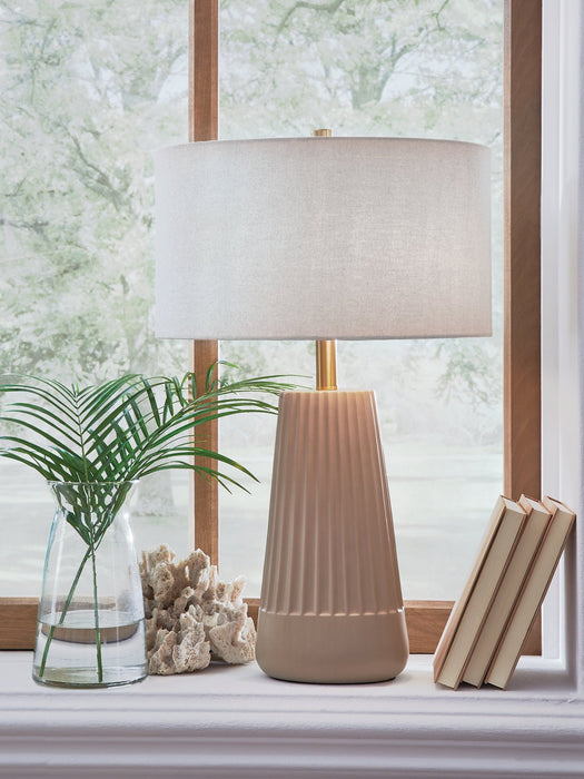 Dellner Table Lamp - MI Hometown Furnishings (MI)*