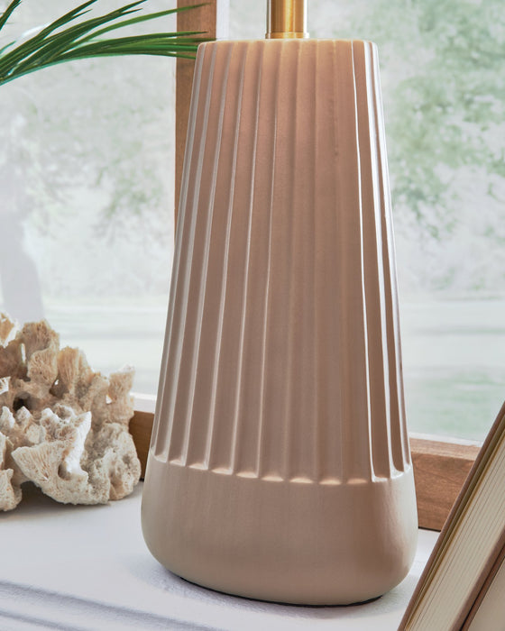 Dellner Table Lamp - MI Hometown Furnishings (MI)*