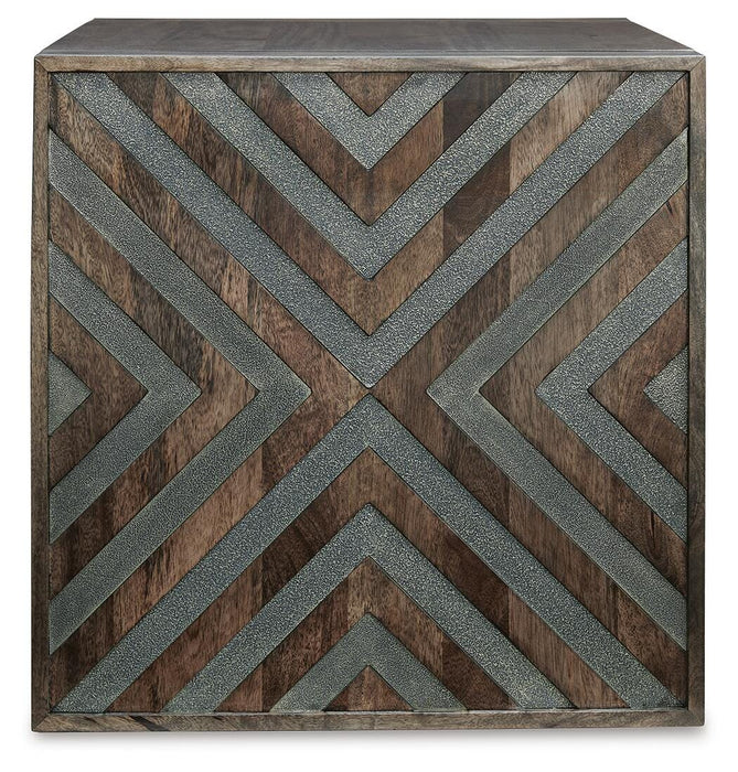 Dreggan End Table - MI Hometown Furnishings (MI)*
