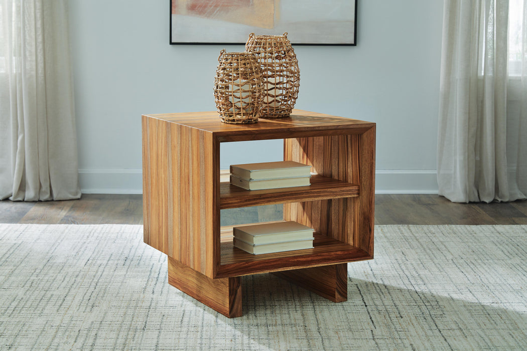 Dressonni End Table - MI Hometown Furnishings (MI)*